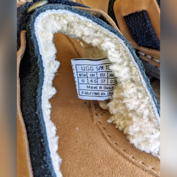 UGG Black , Suede Leather Slides, Sz 6 - Picture 6 of 10